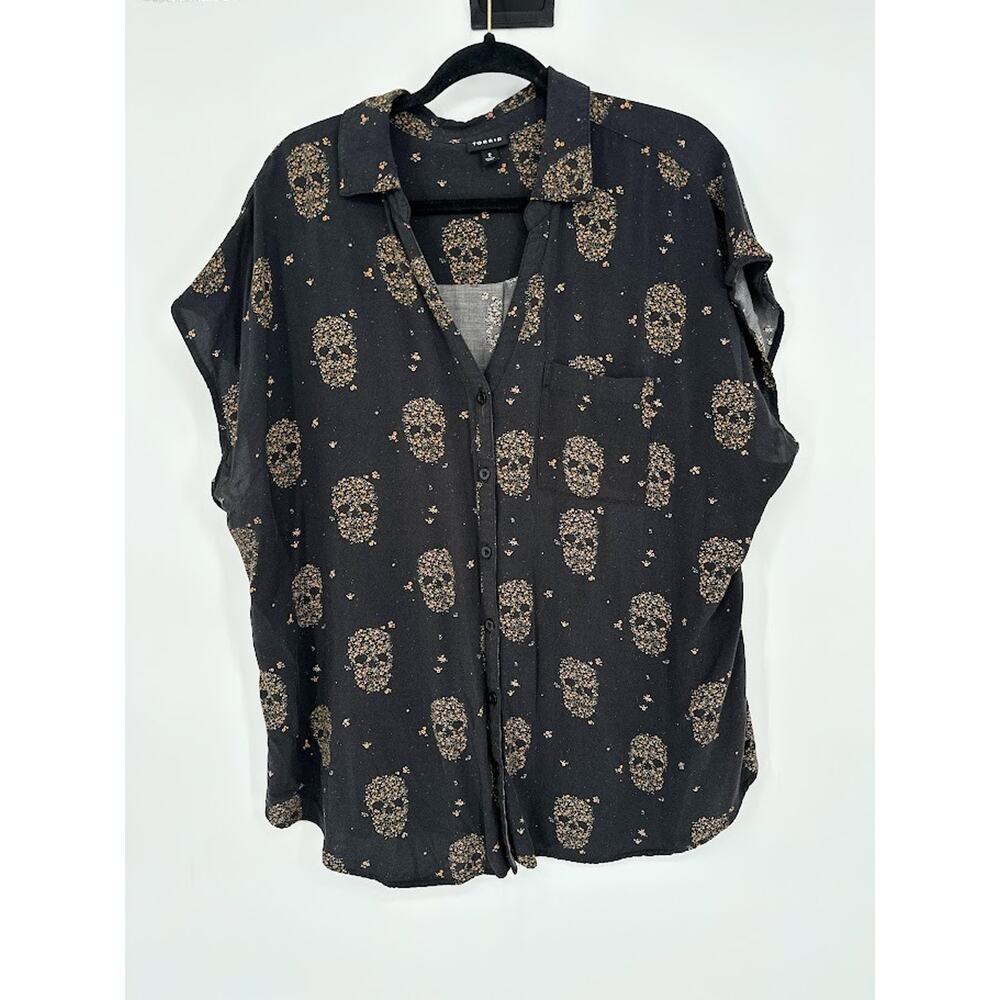 Torrid 2 Womens 2X Challis Floral Skull Print Button Up Top Short Sleeves Goth